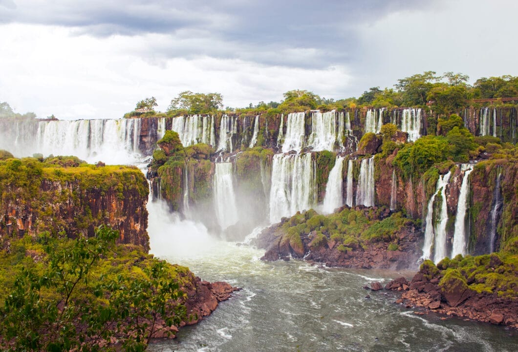 Iguazú-Wasserfälle – Spektakuläres Naturwunder im subtropischen Regenwald
