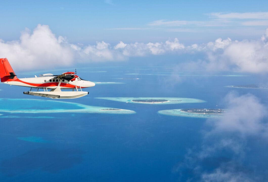 Flug mit dem Wasserflugzeug – Panorama aus dem Paradies